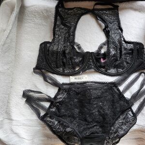 36DD/XL seductive bra and Panty set Adore Me